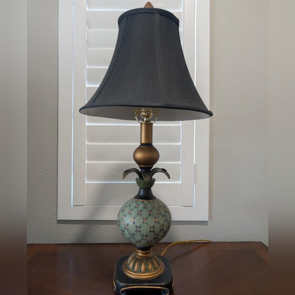 Luxurious Black and Green Decor Accent Lamp